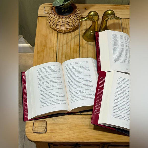 eclipse hardcover book - Picture 5 of 6